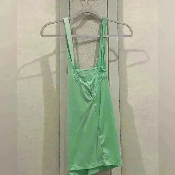 NWT UNDER ARMOUR in pretty mint green Strappy tank top Sz L - Picture 3 of 5